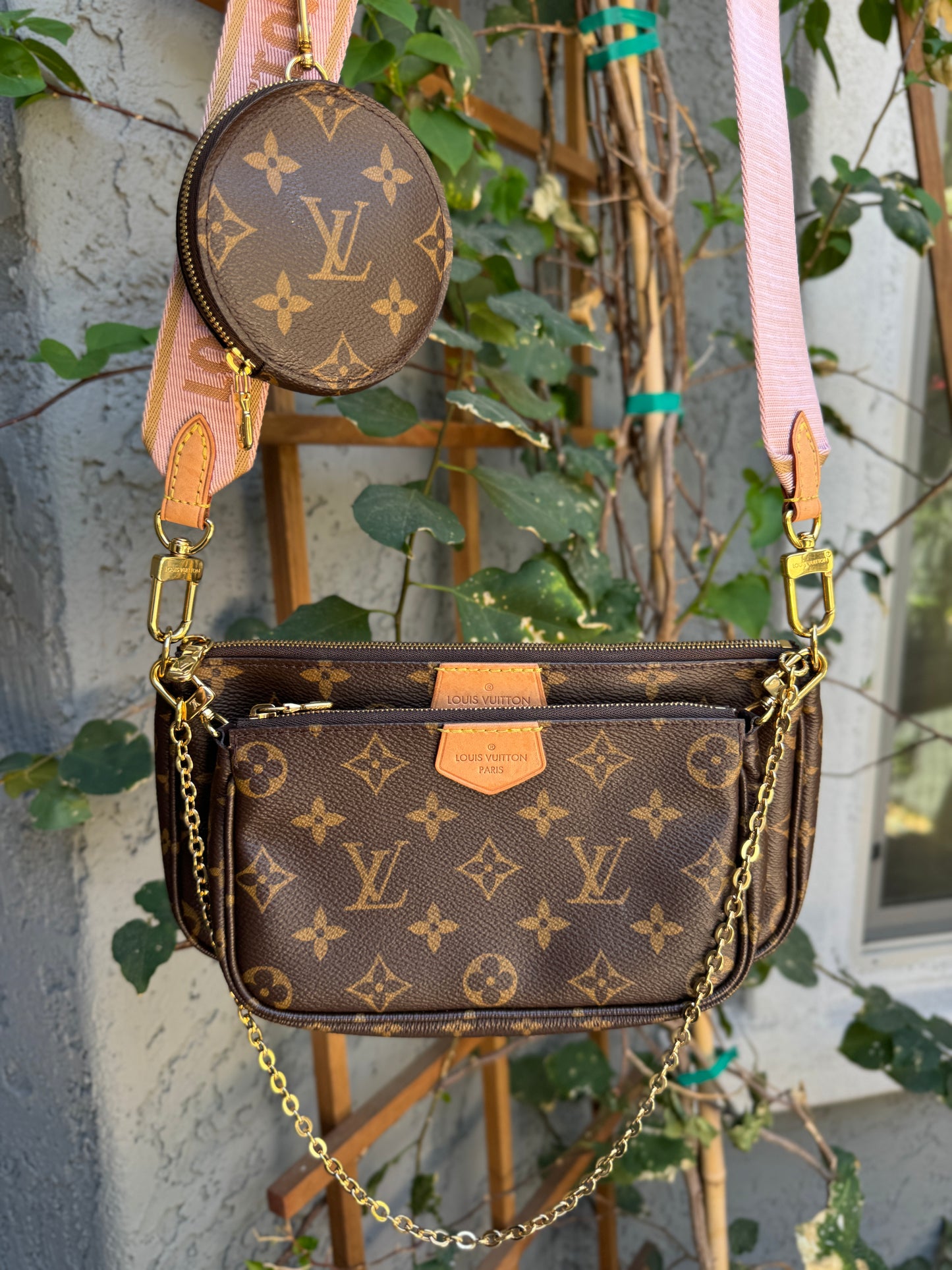 Louis Vuitton Multi Pochette Accessoires Monogram Crossbody