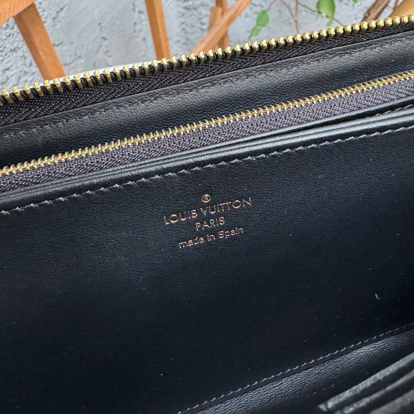 Louis Vuitton Mahina Leather Zippy Wallet NM