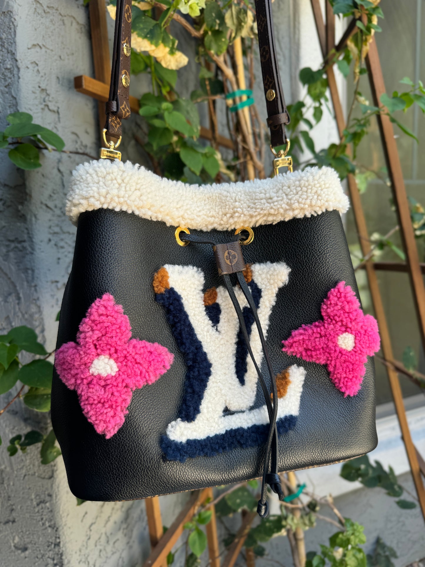 Louis Vuitton Monogram Teddy NeoNoe MM with Pouch