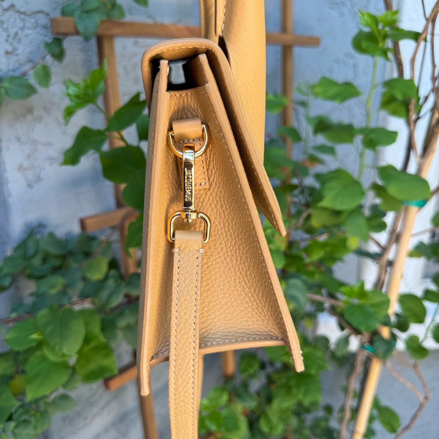 Jacquemus Le Grand Chiquito Top Handle Shoulder Bag