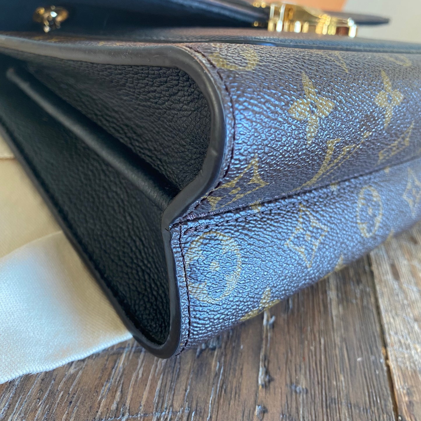 Louis Vuitton Victoire Vavin Shoulder Bag