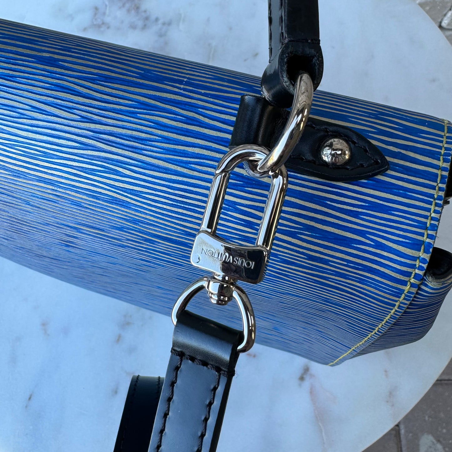 Louis Vuitton Epi Cluny MM