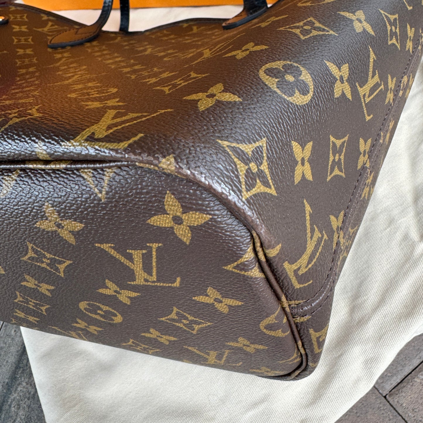 Louis Vuitton Monogram World Tour Neverfull MM