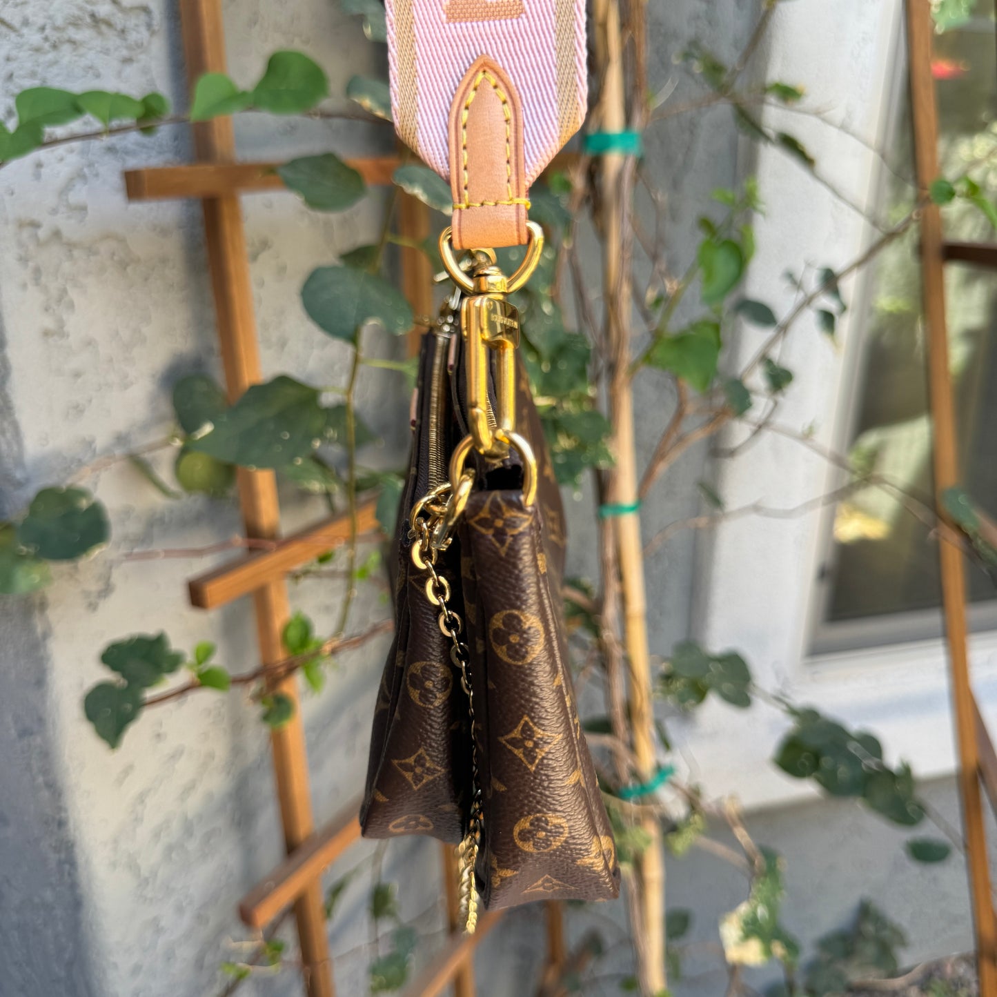 Louis Vuitton Multi Pochette Accessoires Monogram Crossbody