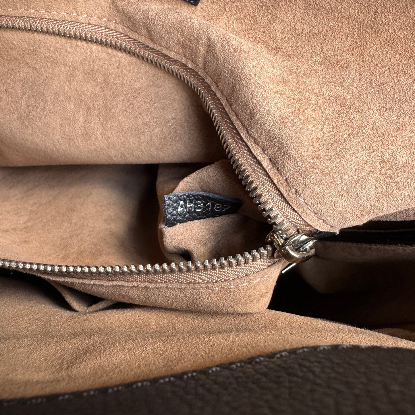 Louis Vuitton Mahina Babylone PM