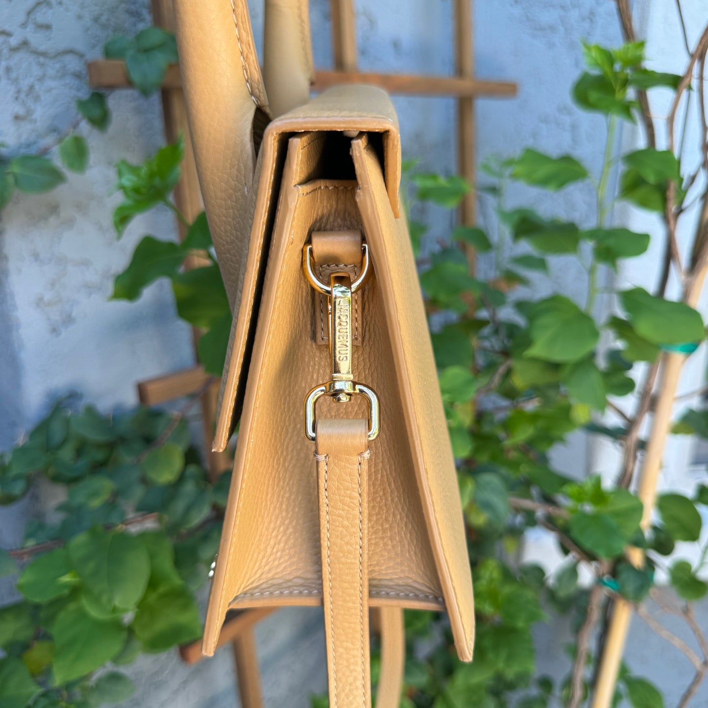 Jacquemus Le Grand Chiquito Top Handle Shoulder Bag