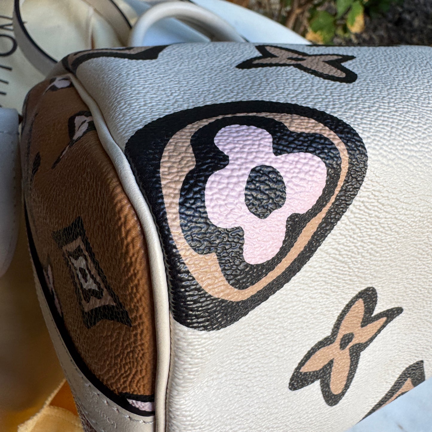 Louis Vuitton Wild at Heart Speedy Bandoulière 25