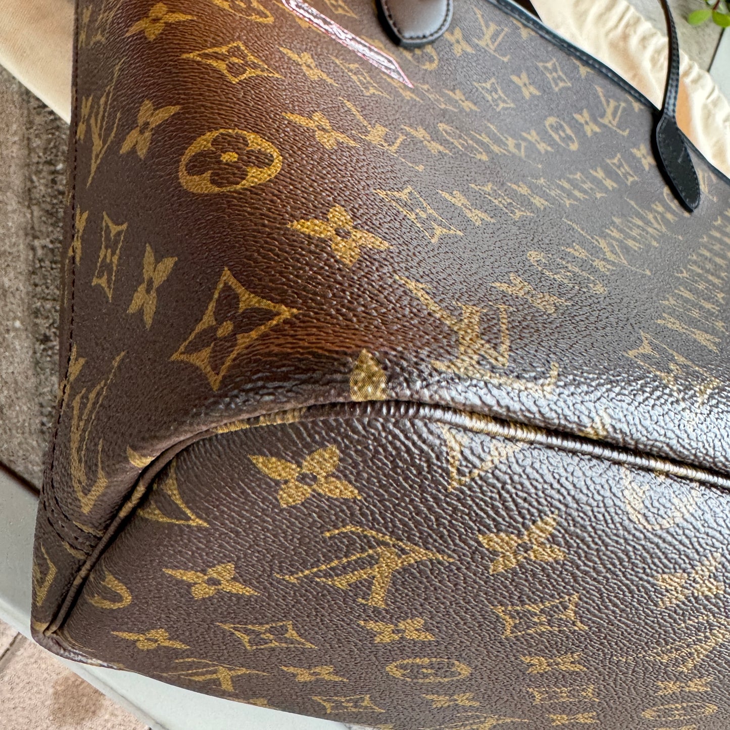 Louis Vuitton Monogram World Tour Neverfull MM