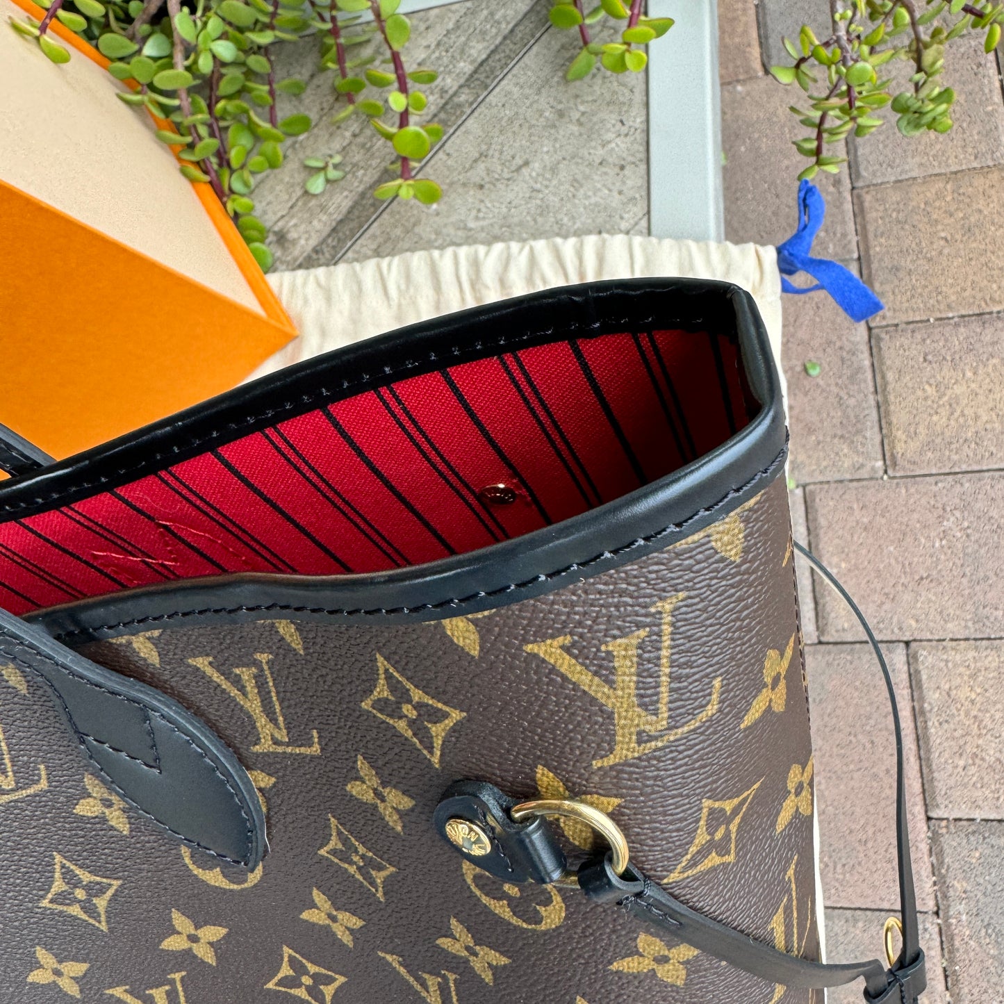 Louis Vuitton Monogram World Tour Neverfull MM
