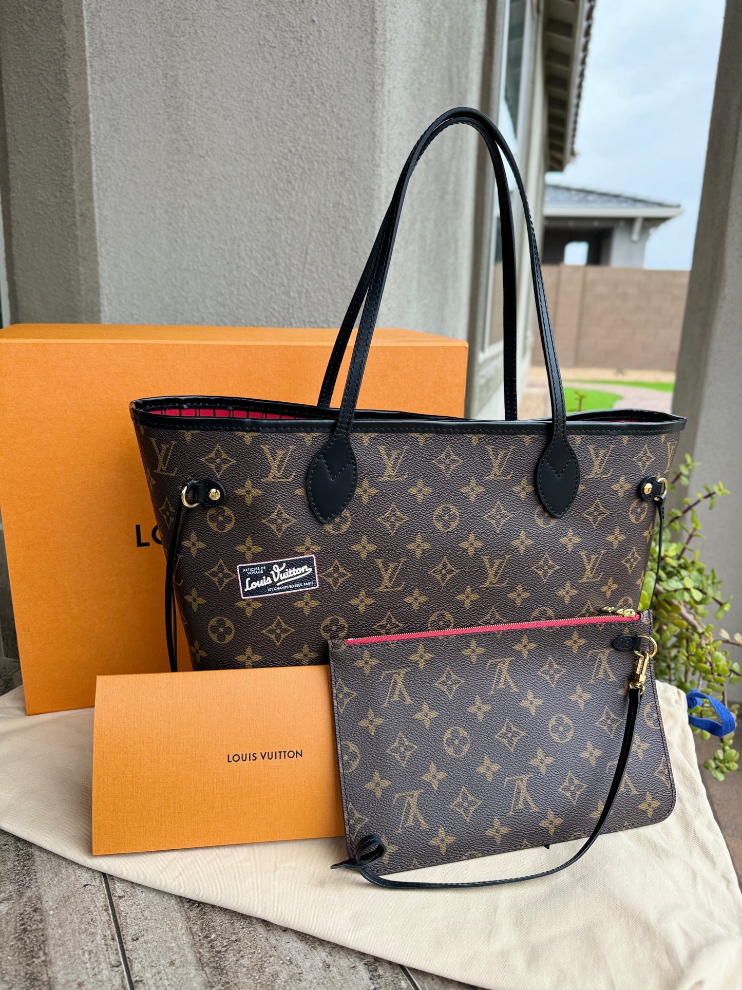 Louis Vuitton Monogram World Tour Neverfull MM