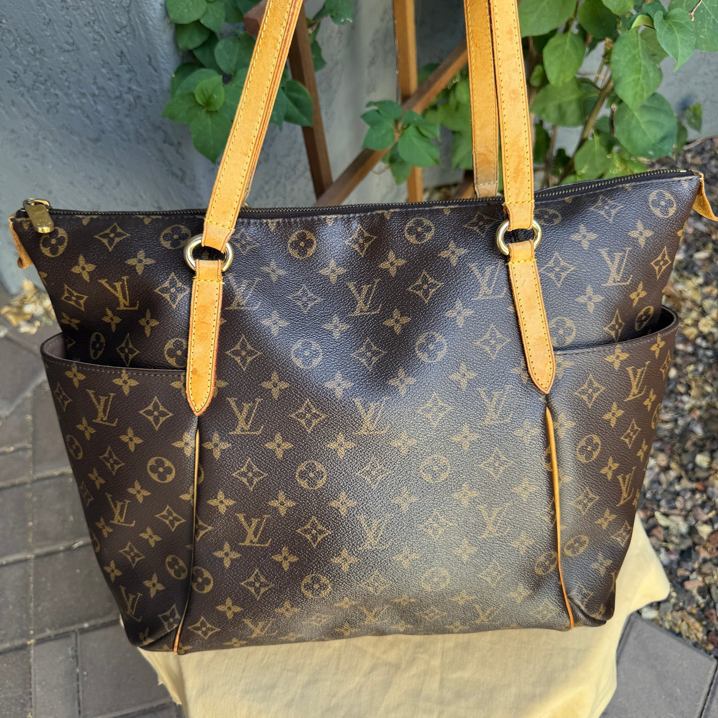 Louis Vuitton Monogram Totally GM Shoulder Bag