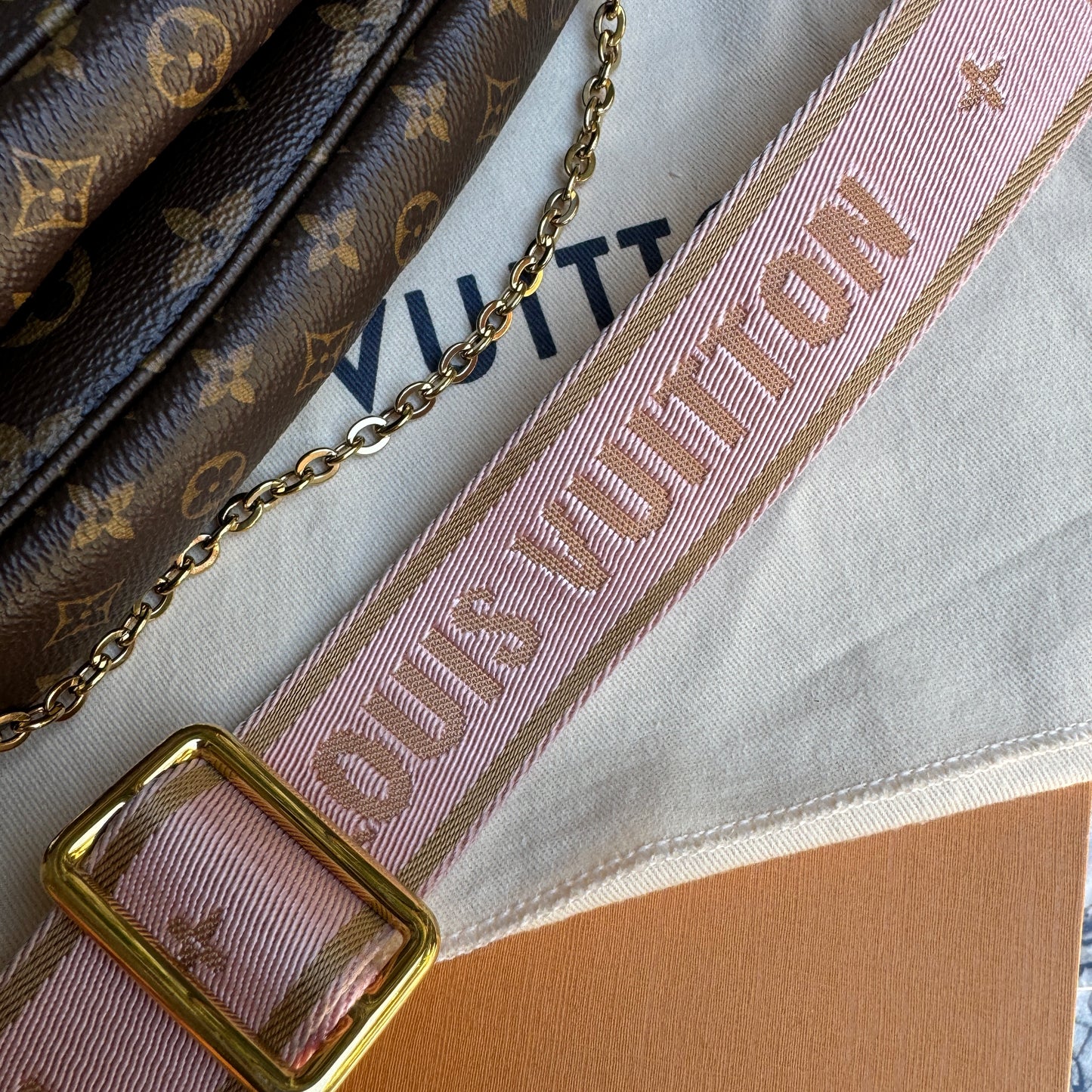 Louis Vuitton Multi Pochette Accessoires Monogram Crossbody