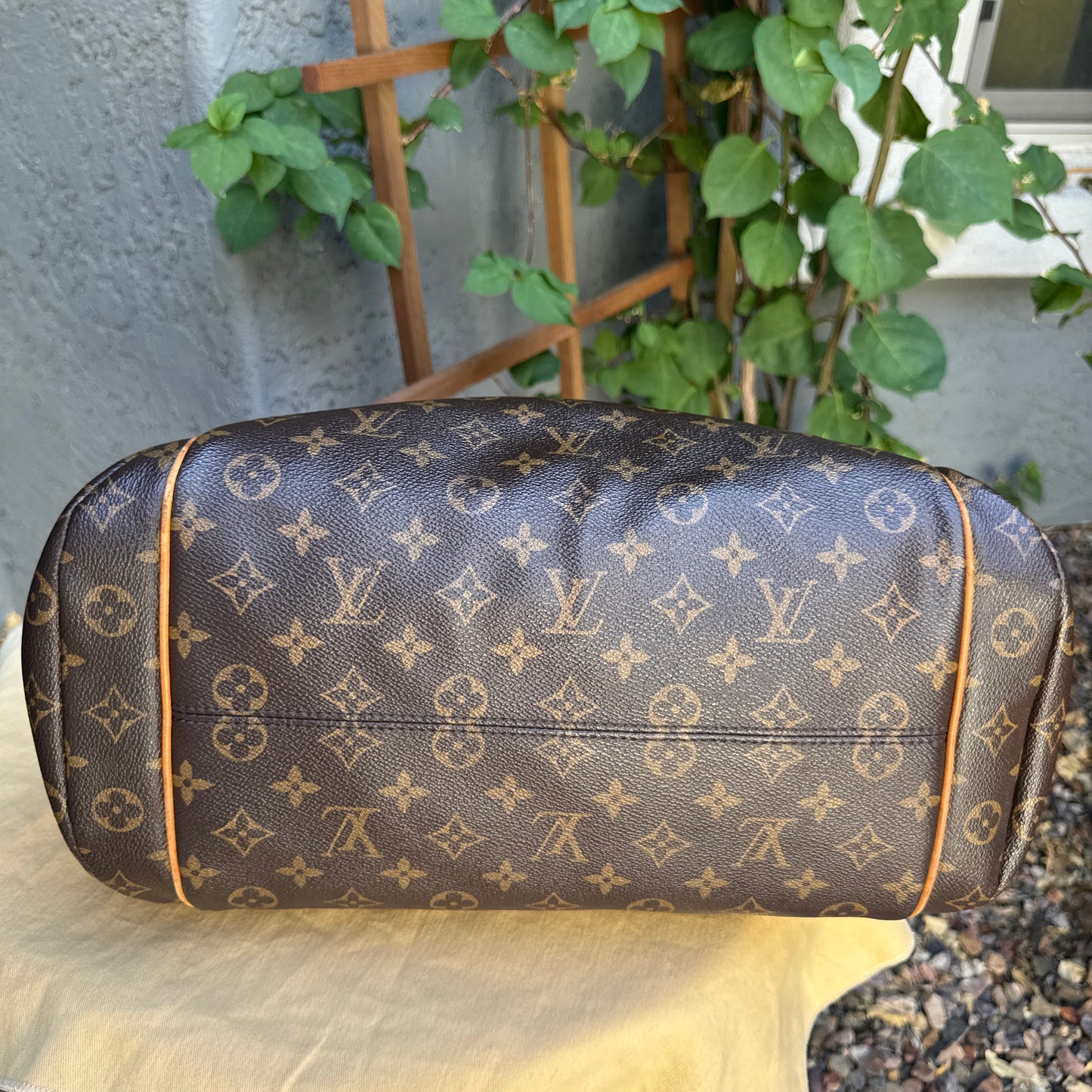 Louis Vuitton Monogram Totally GM Shoulder Bag