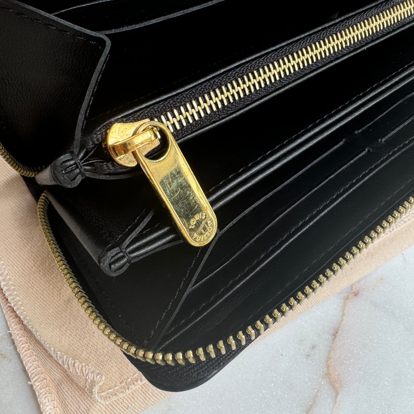 Louis Vuitton Mahina Leather Zippy Wallet NM