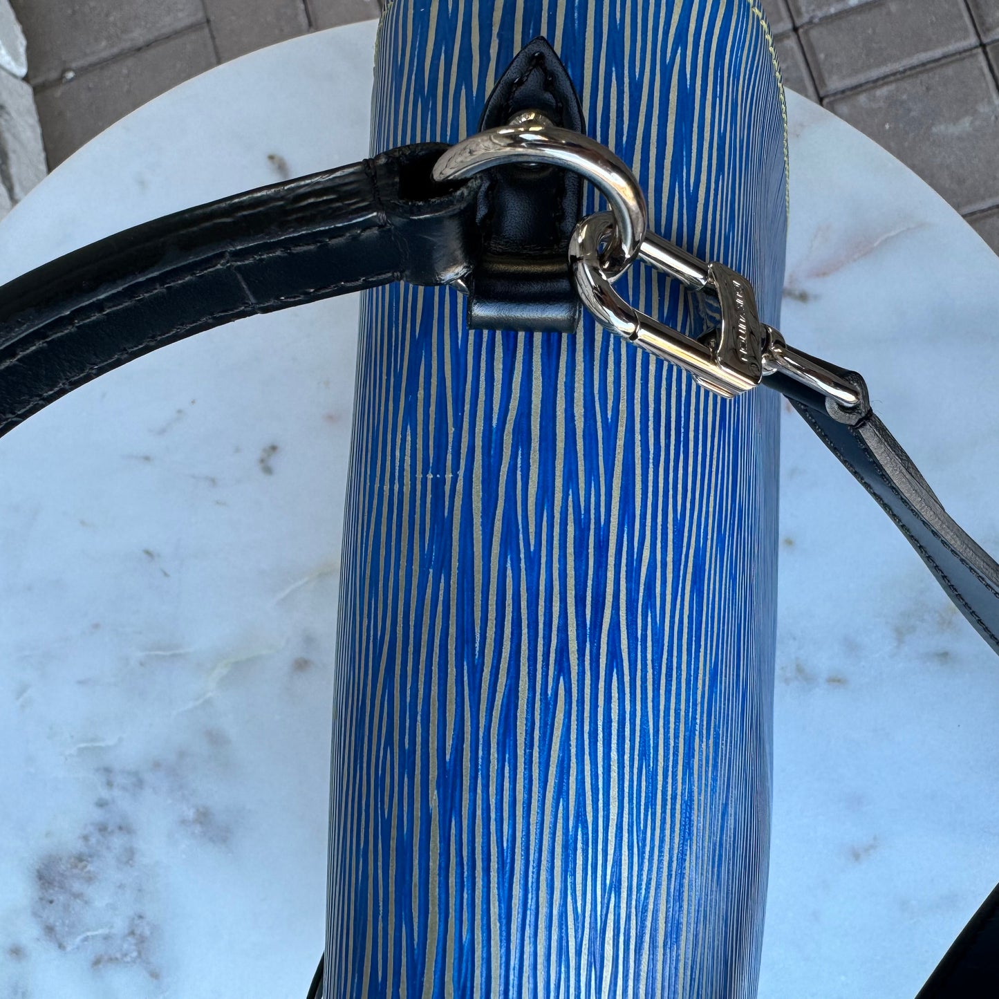 Louis Vuitton Epi Cluny MM
