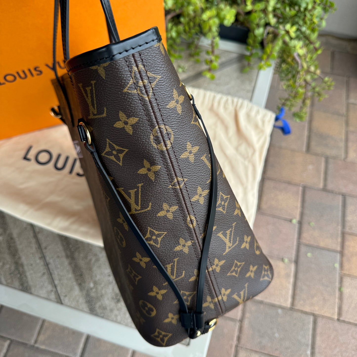 Louis Vuitton Monogram World Tour Neverfull MM