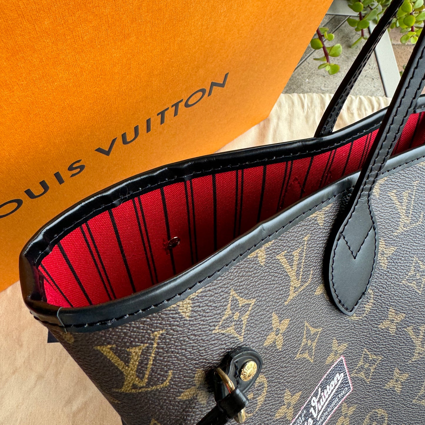 Louis Vuitton Monogram World Tour Neverfull MM
