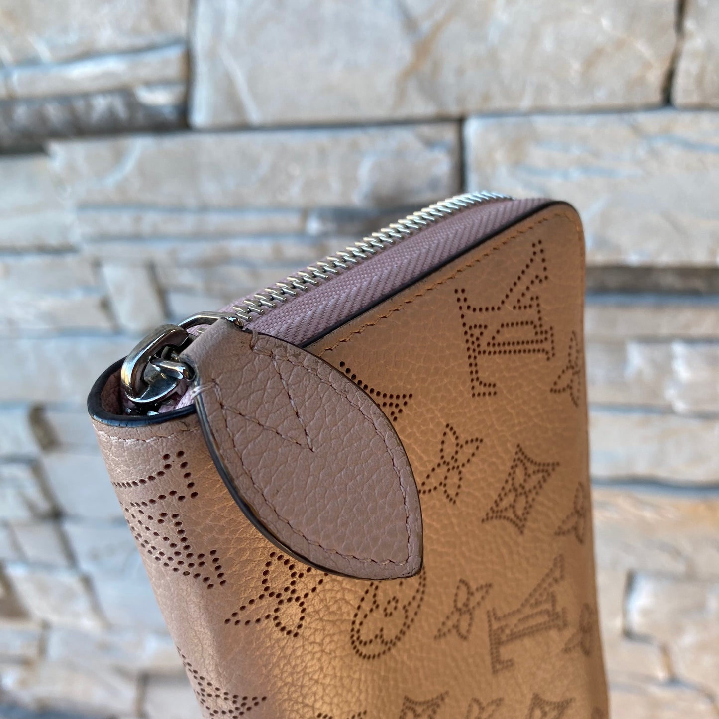 Louis Vuitton Mahina Leather Zippy Wallet