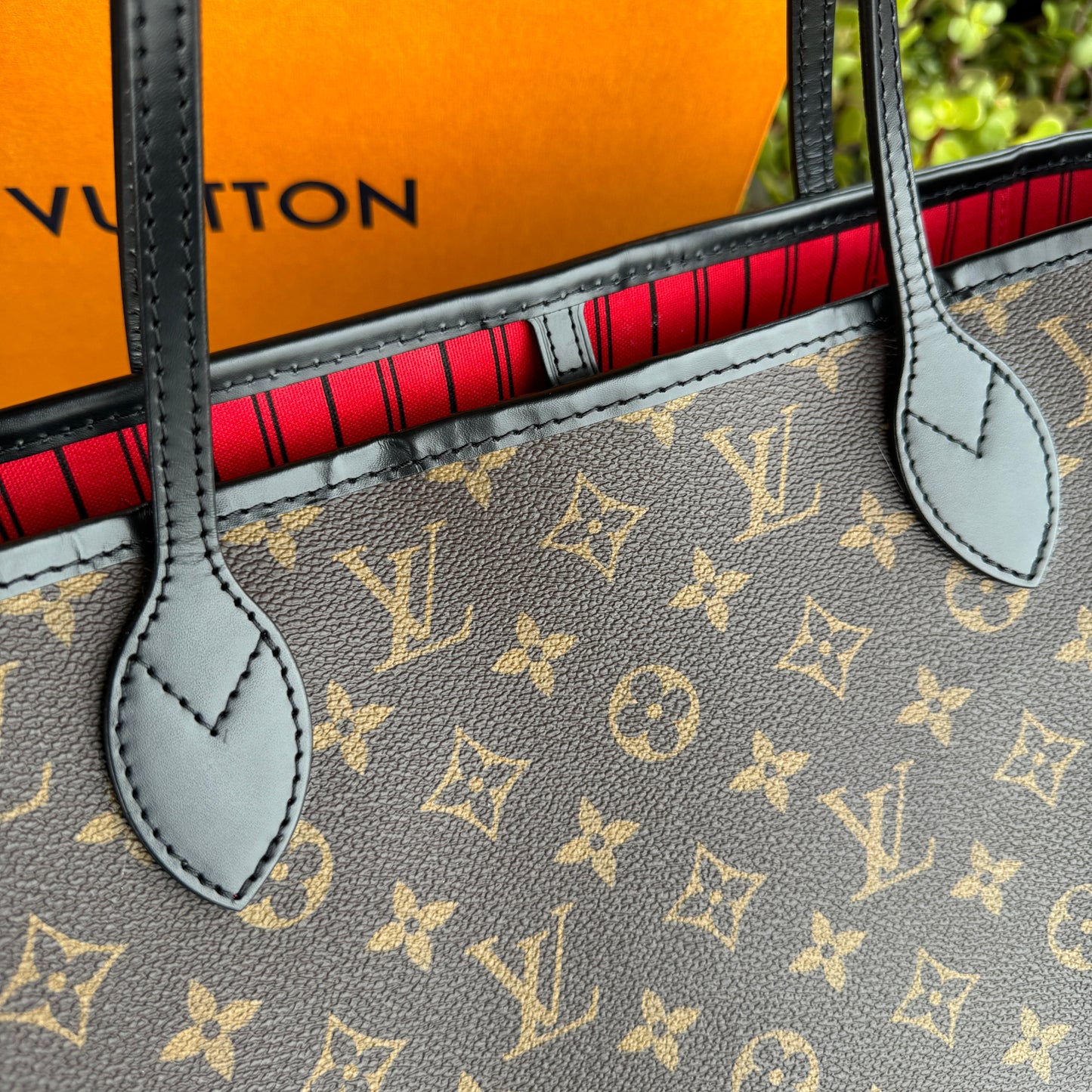 Louis Vuitton Monogram World Tour Neverfull MM