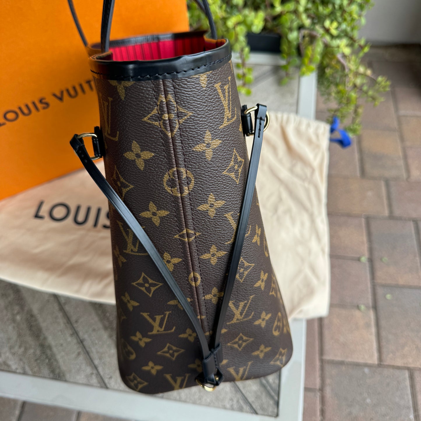 Louis Vuitton Monogram World Tour Neverfull MM