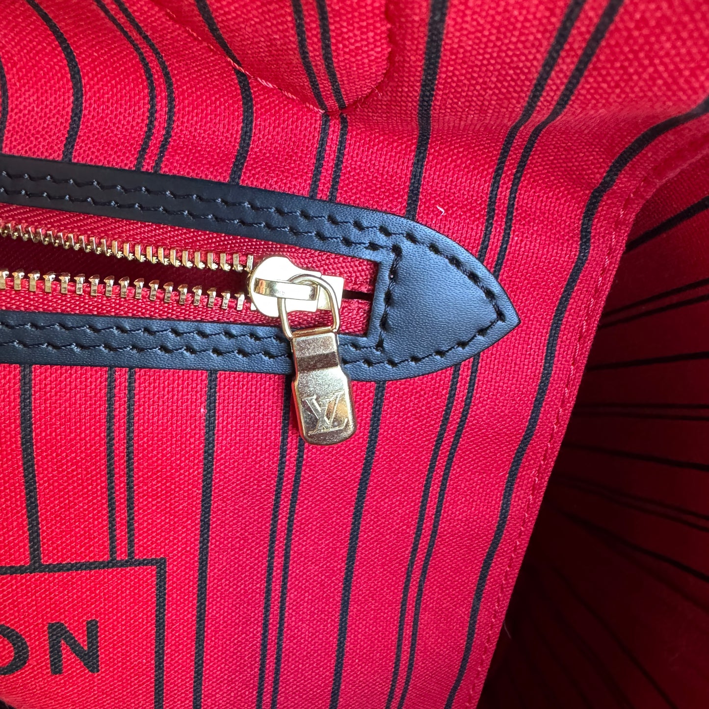 Louis Vuitton Monogram World Tour Neverfull MM