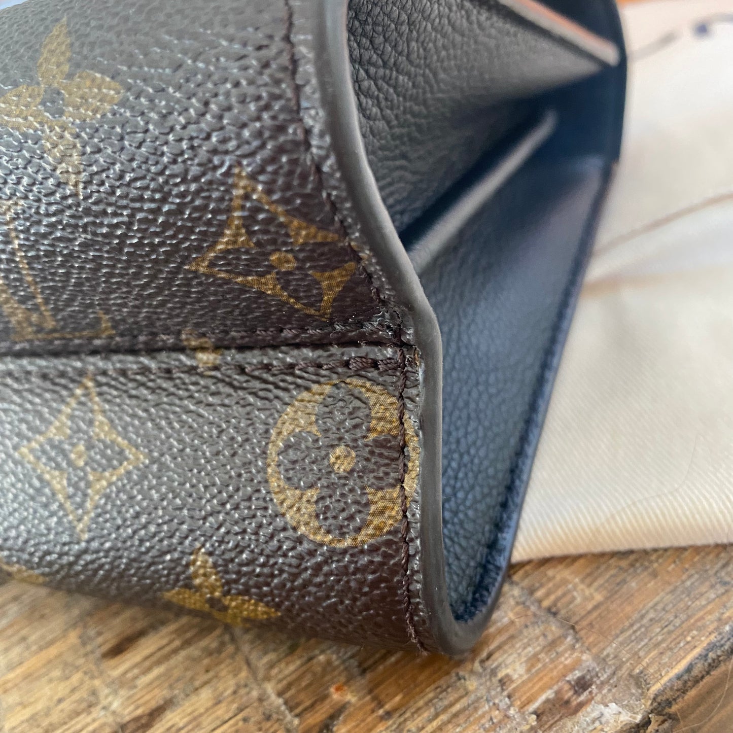 Louis Vuitton Victoire Vavin Shoulder Bag