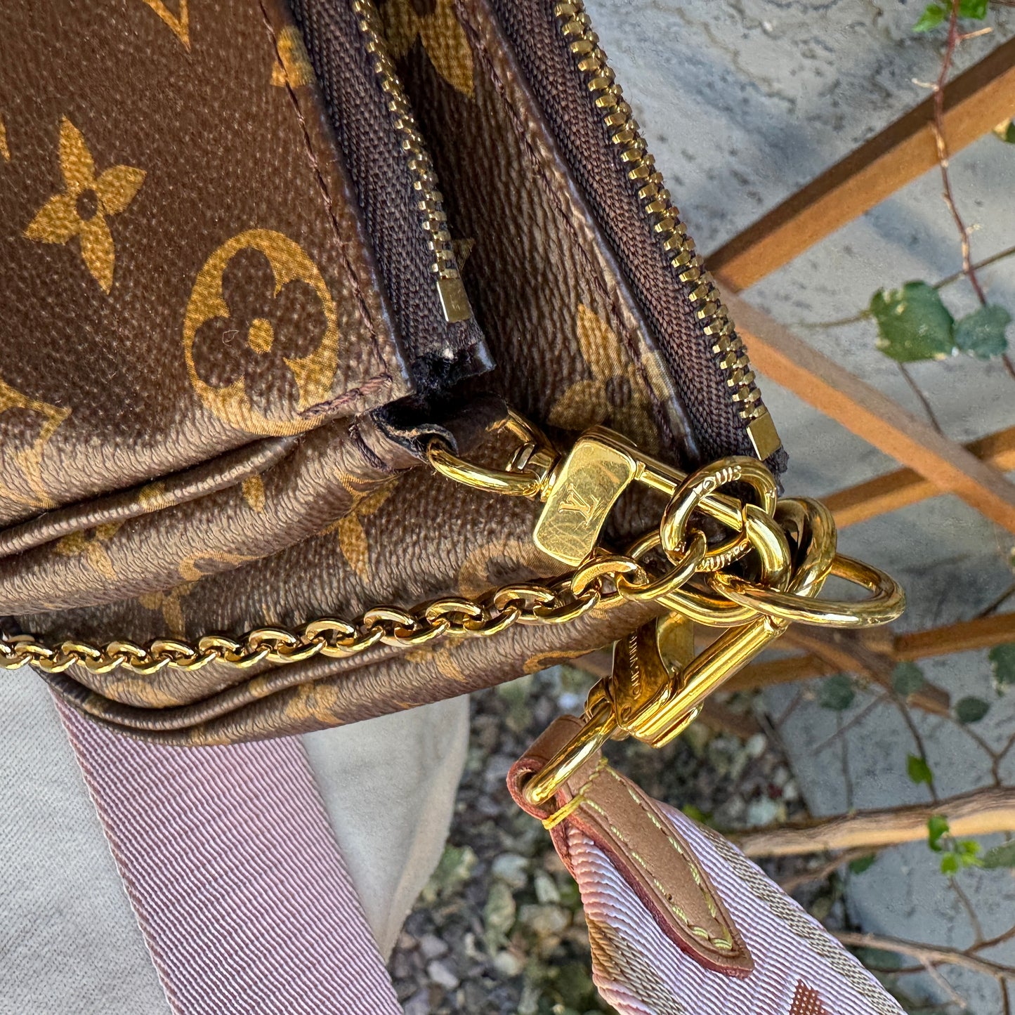 Louis Vuitton Multi Pochette Accessoires Monogram Crossbody