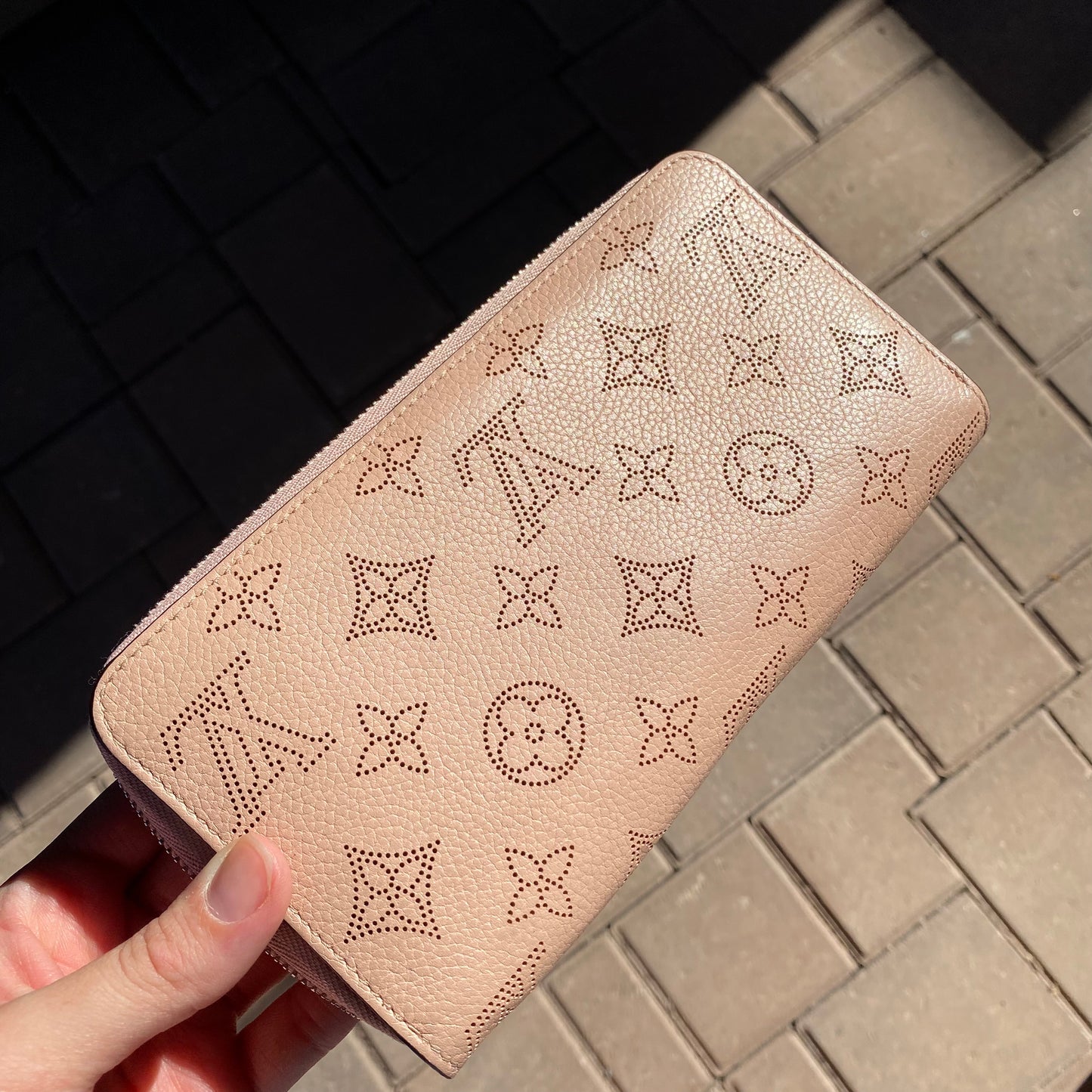 Louis Vuitton Mahina Leather Zippy Wallet