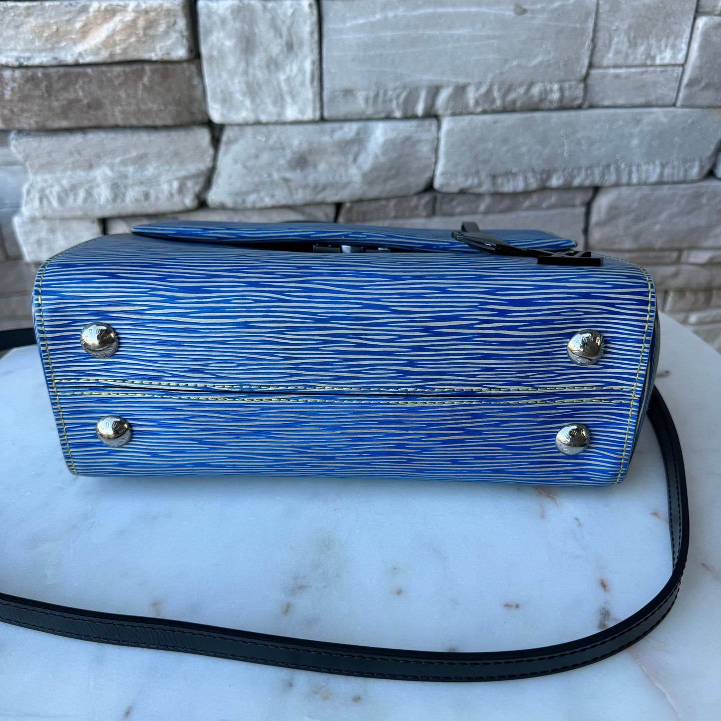 Louis Vuitton Epi Cluny MM