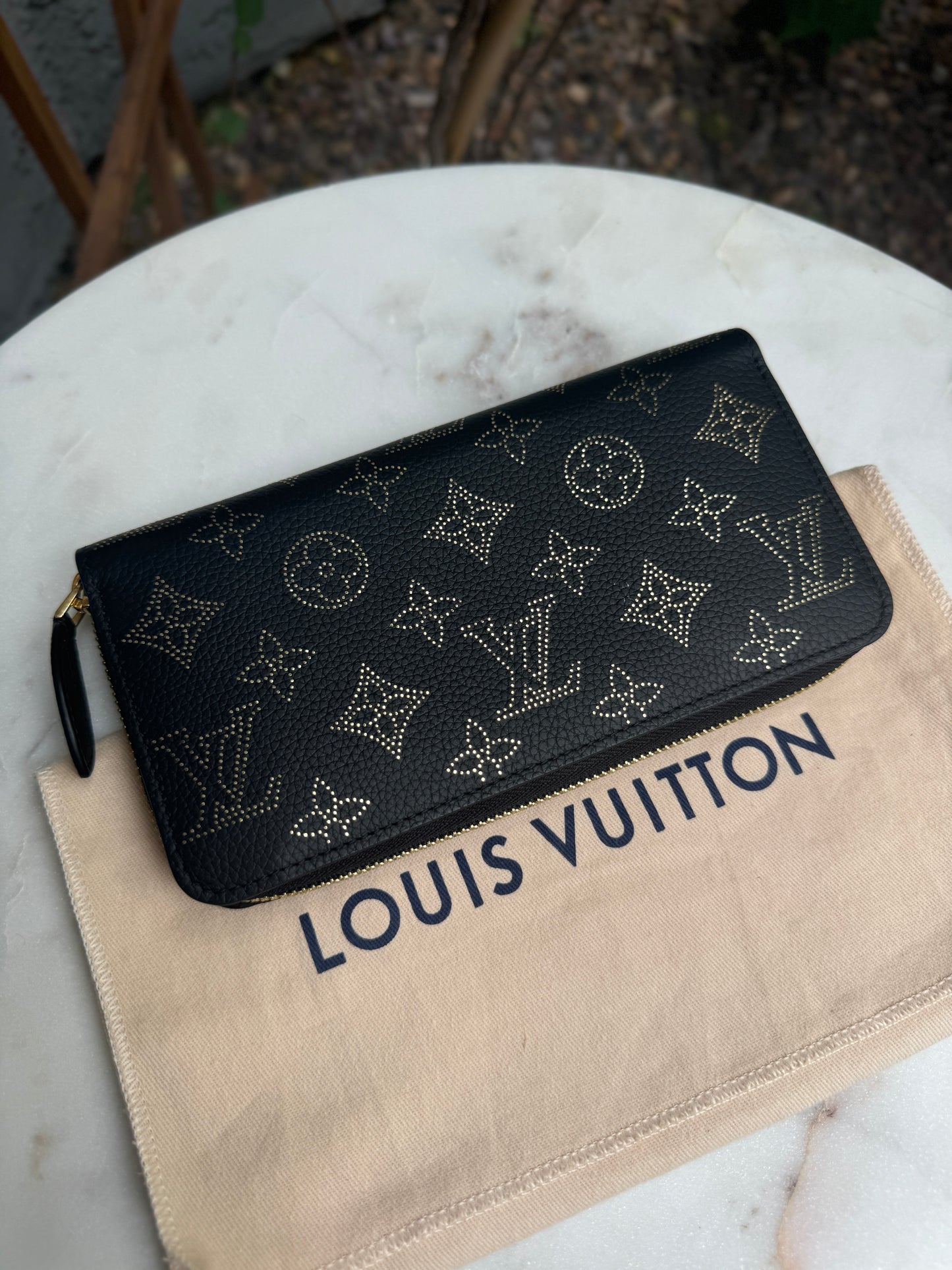Louis Vuitton Mahina Leather Zippy Wallet NM
