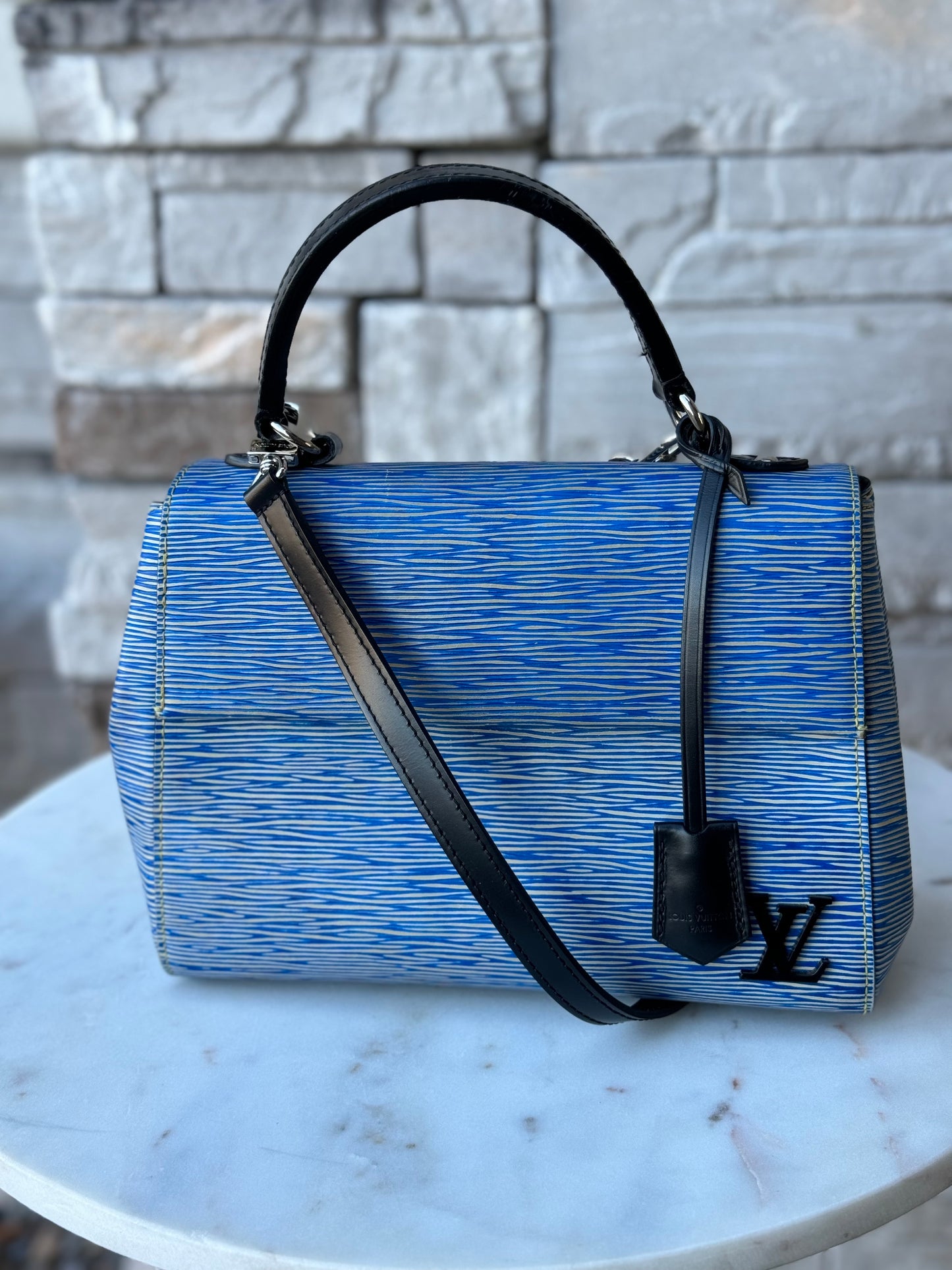 Louis Vuitton Epi Cluny MM