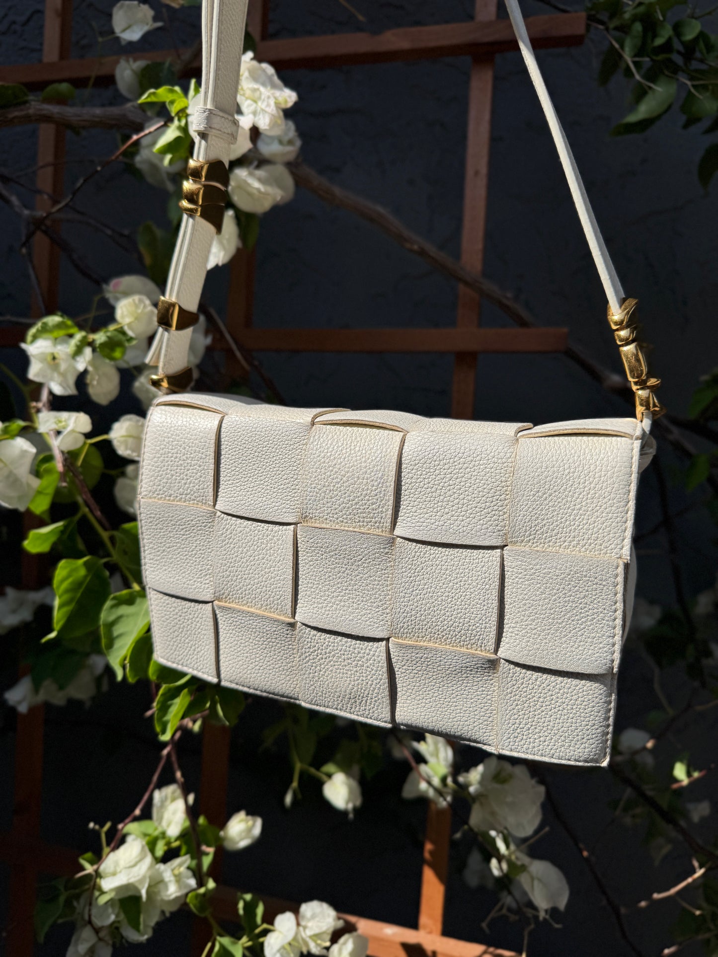 Bottega Veneta Grained Calfskin Maxi Intrecciato Cassette Crossbody