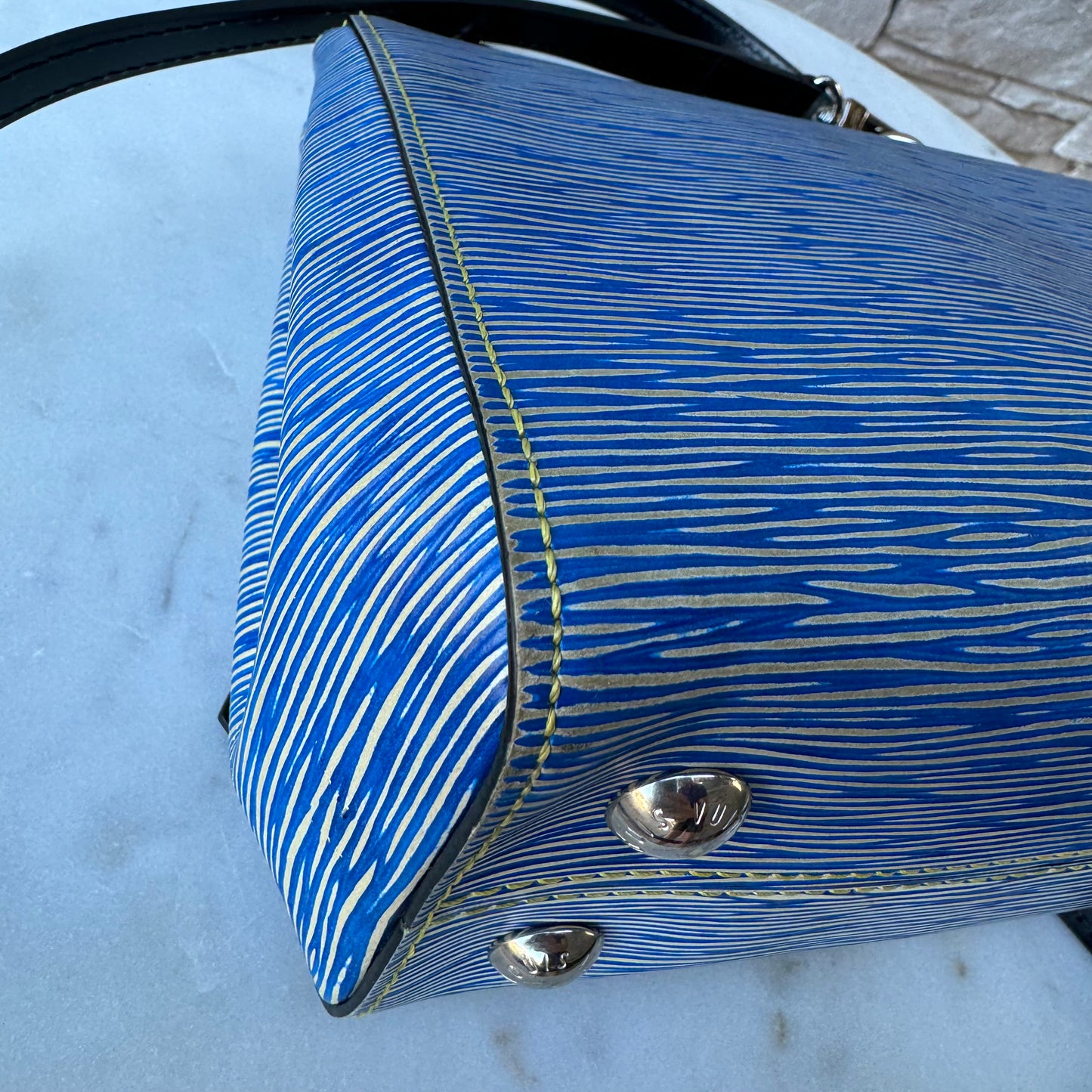 Louis Vuitton Epi Cluny MM