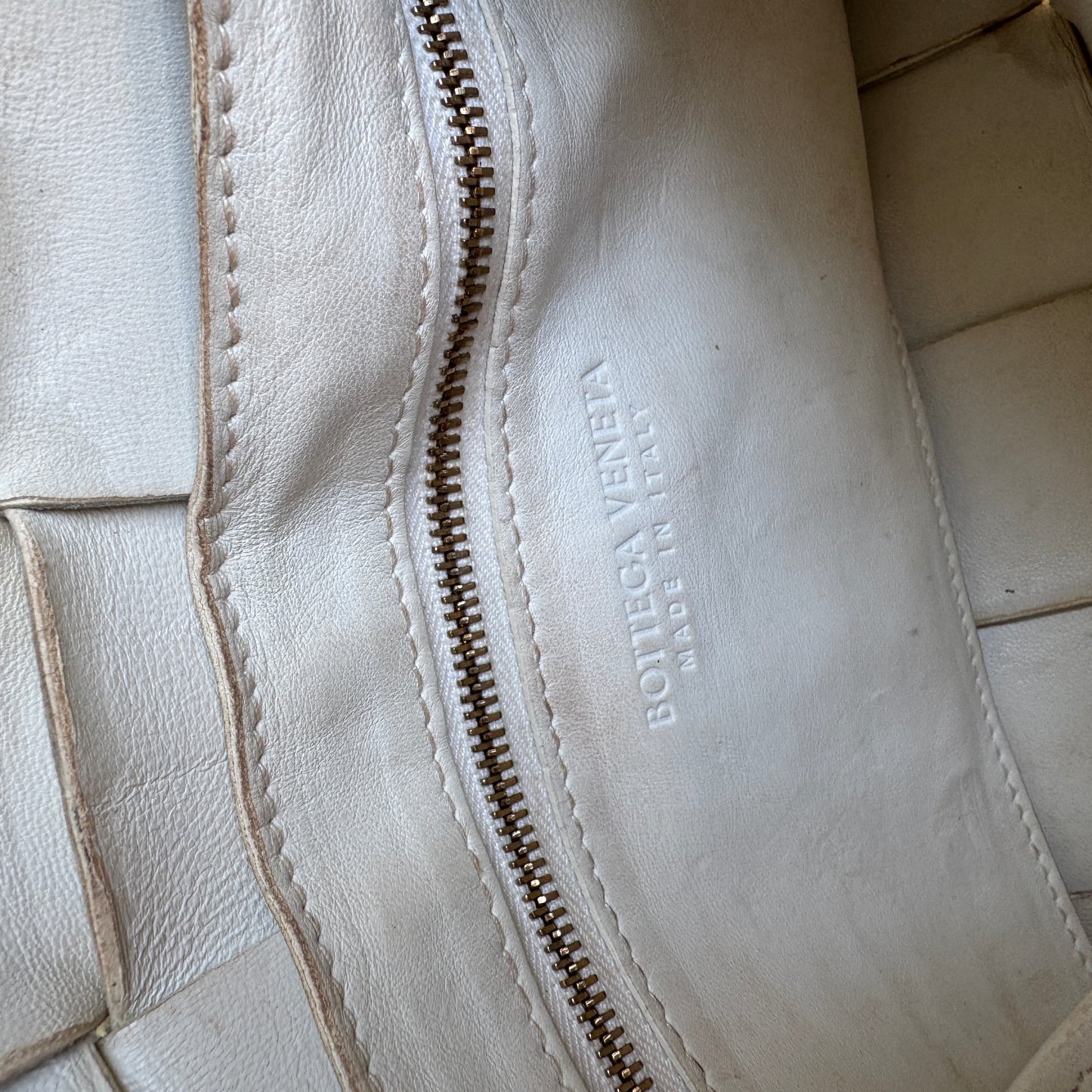 Bottega Veneta Grained Calfskin Maxi Intrecciato Cassette Crossbody
