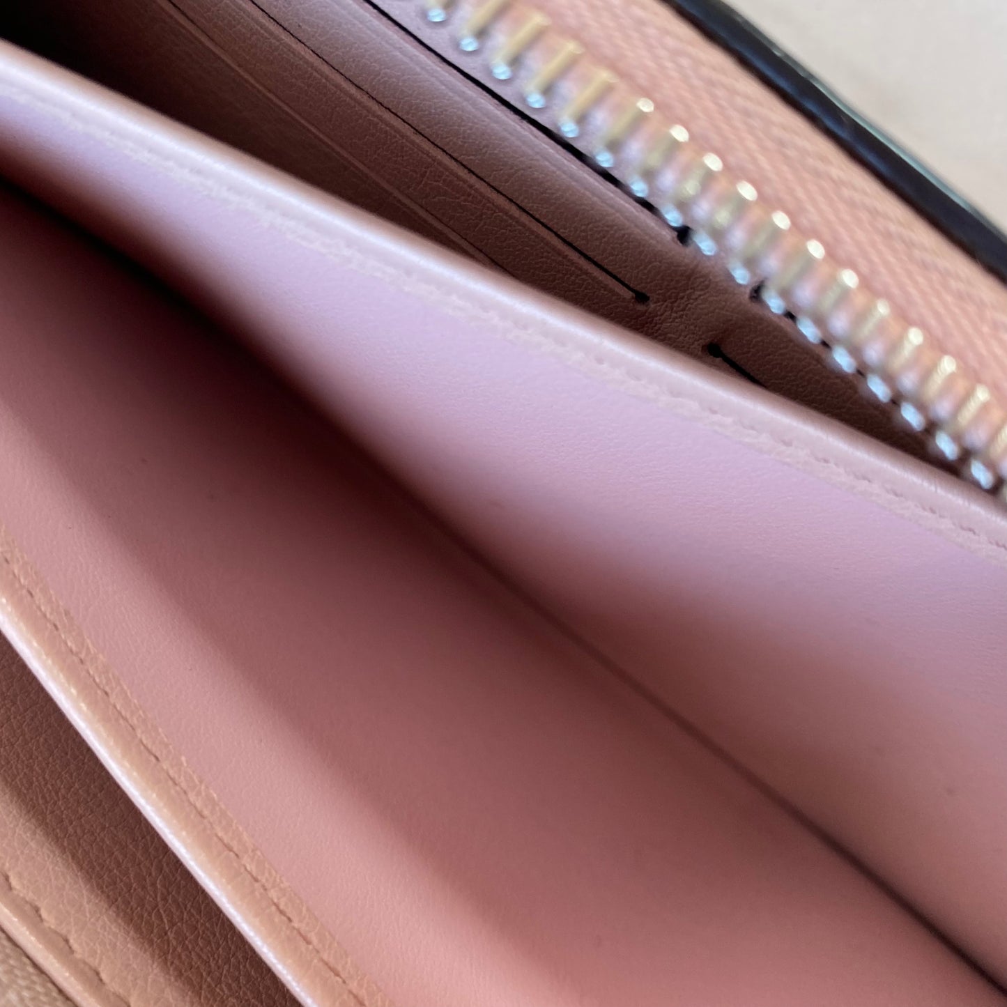 Louis Vuitton Mahina Leather Zippy Wallet