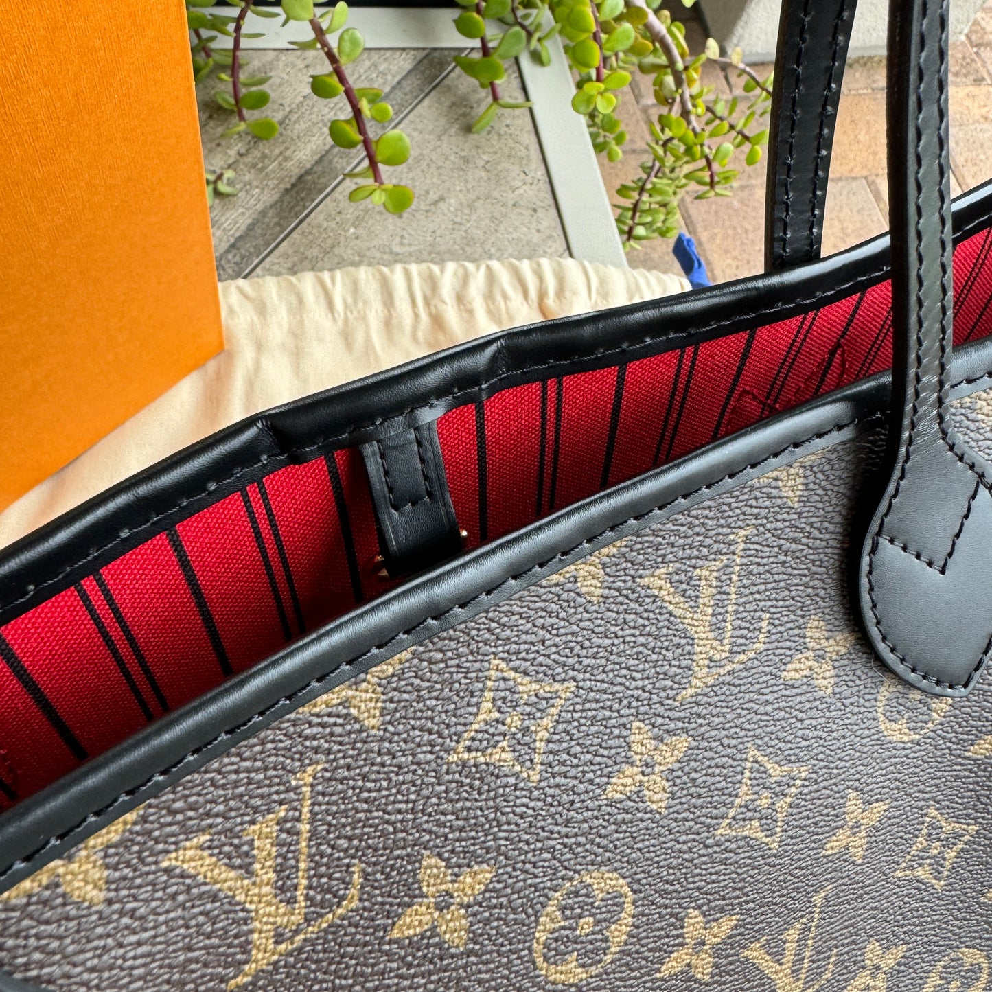 Louis Vuitton Monogram World Tour Neverfull MM