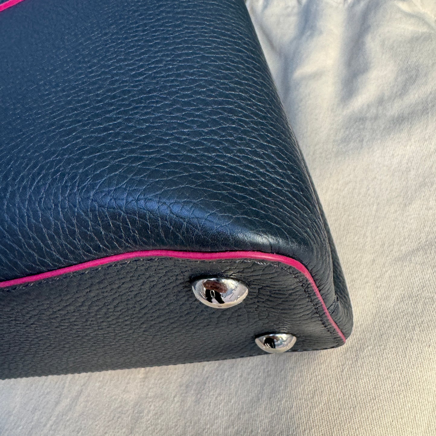 Louis Vuitton Taurillon Capucines PM Cobalt Fuchsia