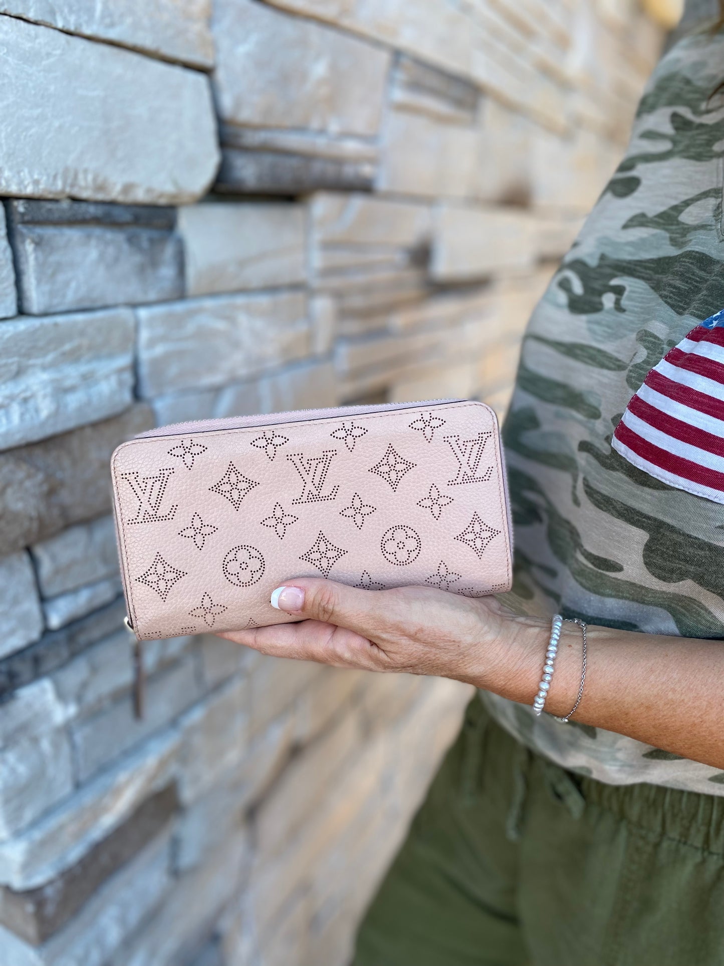 Louis Vuitton Mahina Leather Zippy Wallet