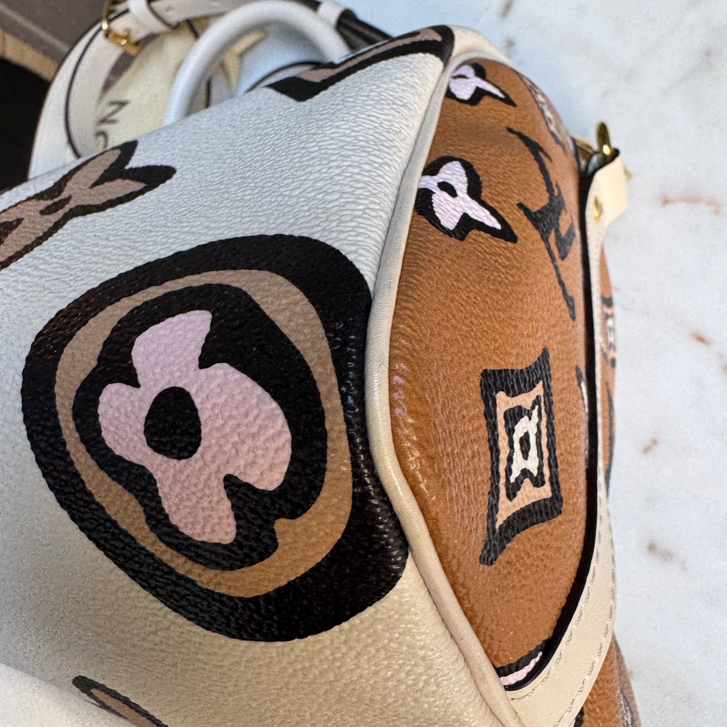Louis Vuitton Wild at Heart Speedy Bandoulière 25