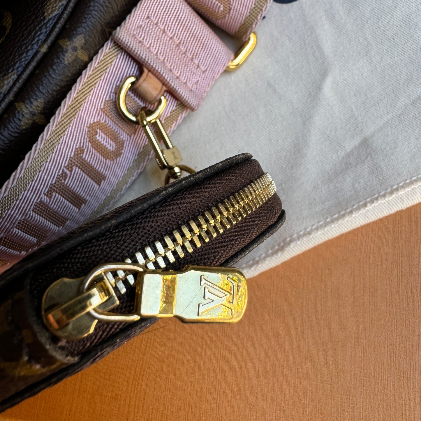 Louis Vuitton Multi Pochette Accessoires Monogram Crossbody