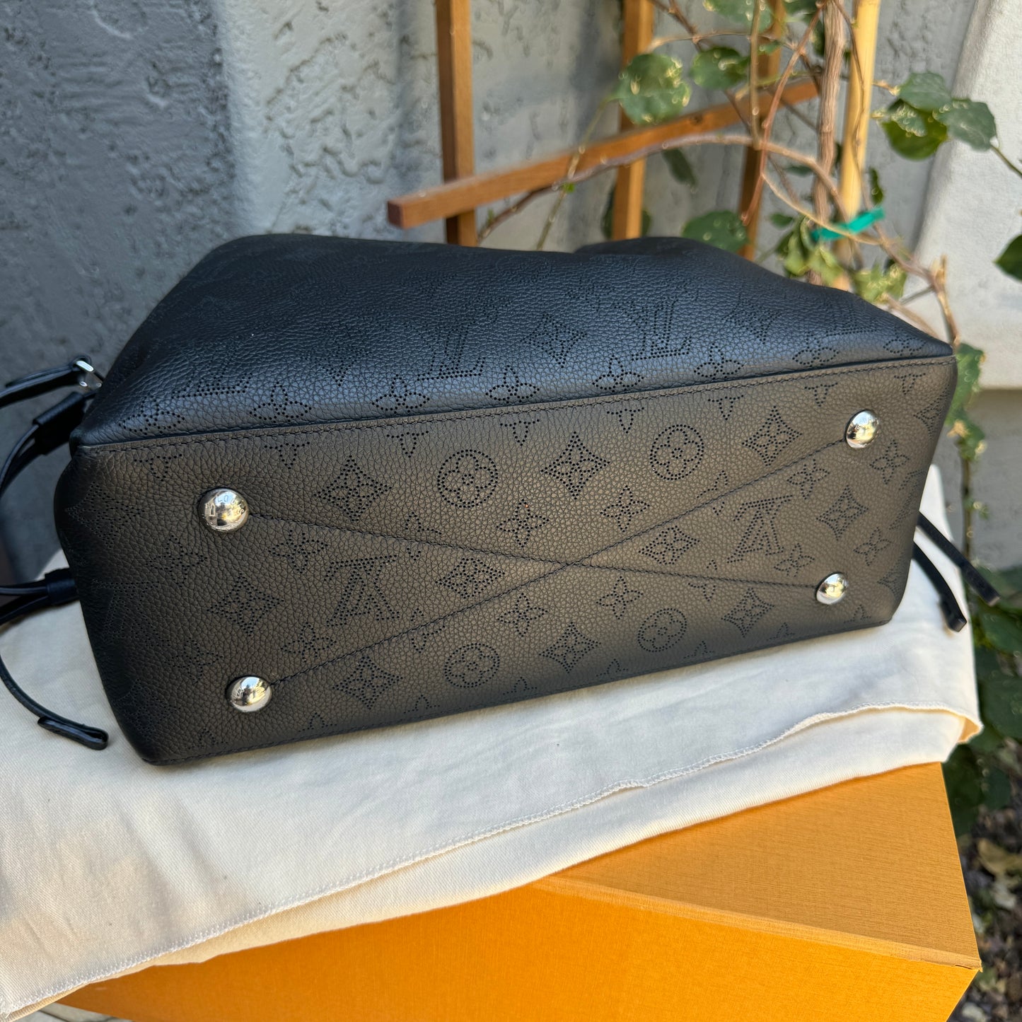 Louis Vuitton Mahina Leather Bella Tote