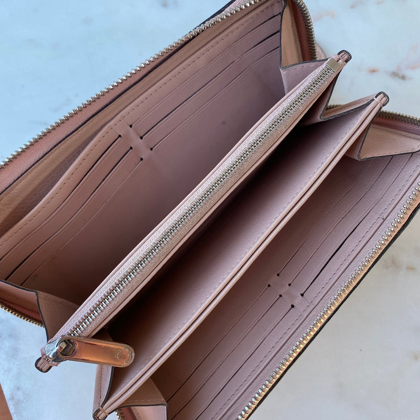 Louis Vuitton Mahina Leather Zippy Wallet