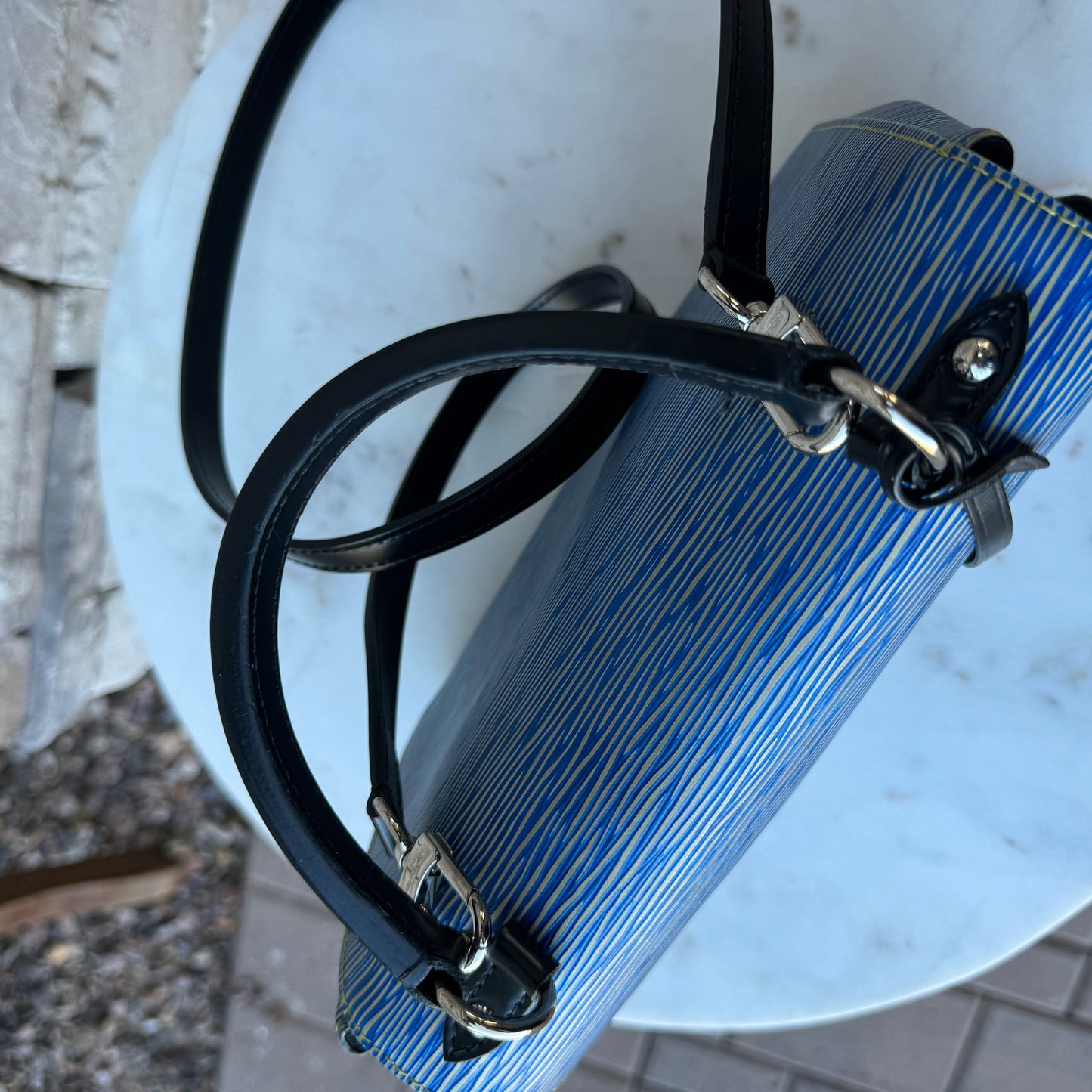 Louis Vuitton Epi Cluny MM