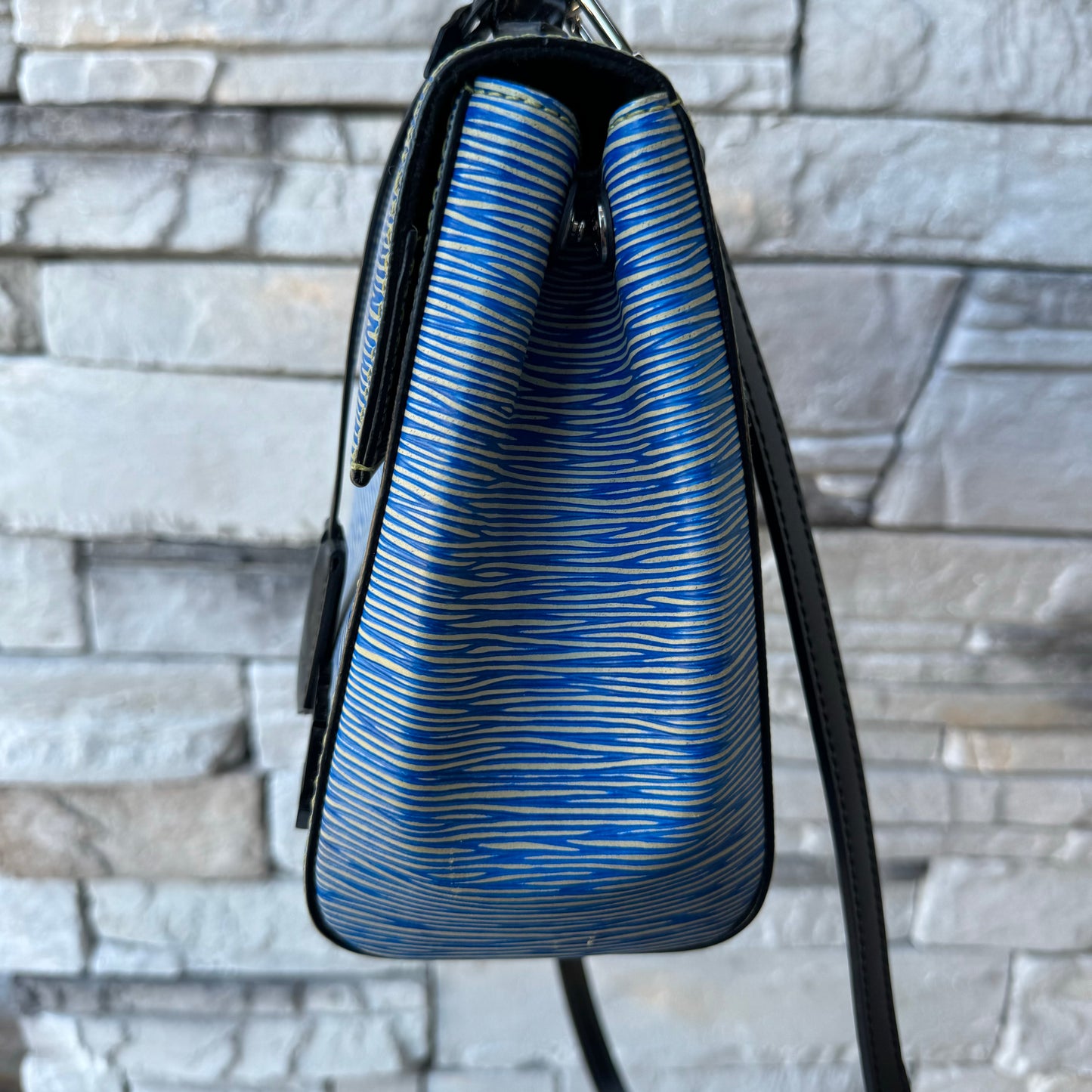 Louis Vuitton Epi Cluny MM