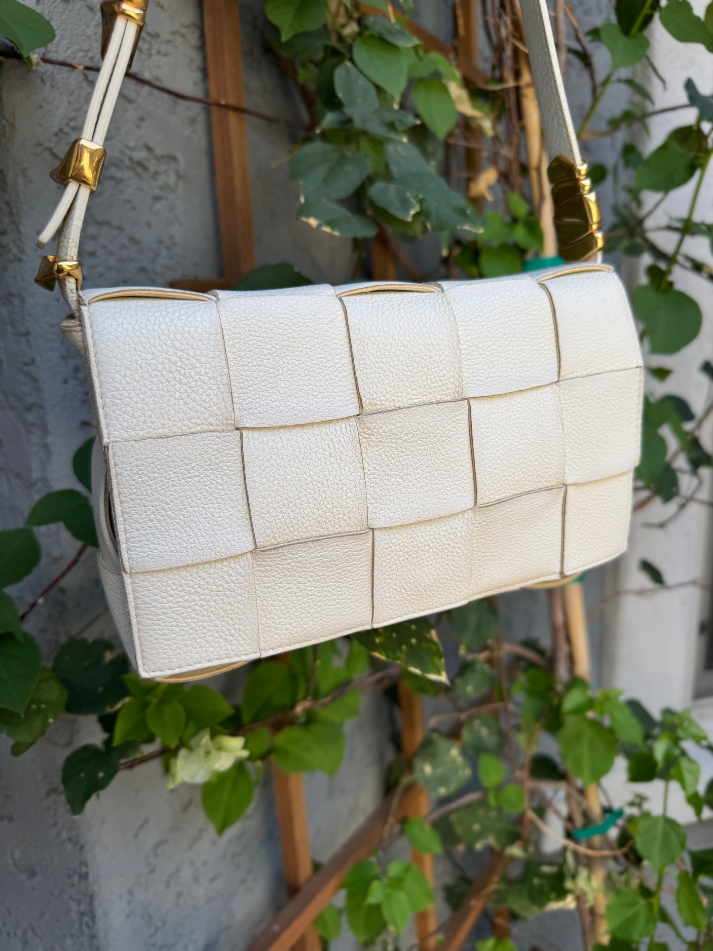 Bottega Veneta Grained Calfskin Maxi Intrecciato Cassette Crossbody