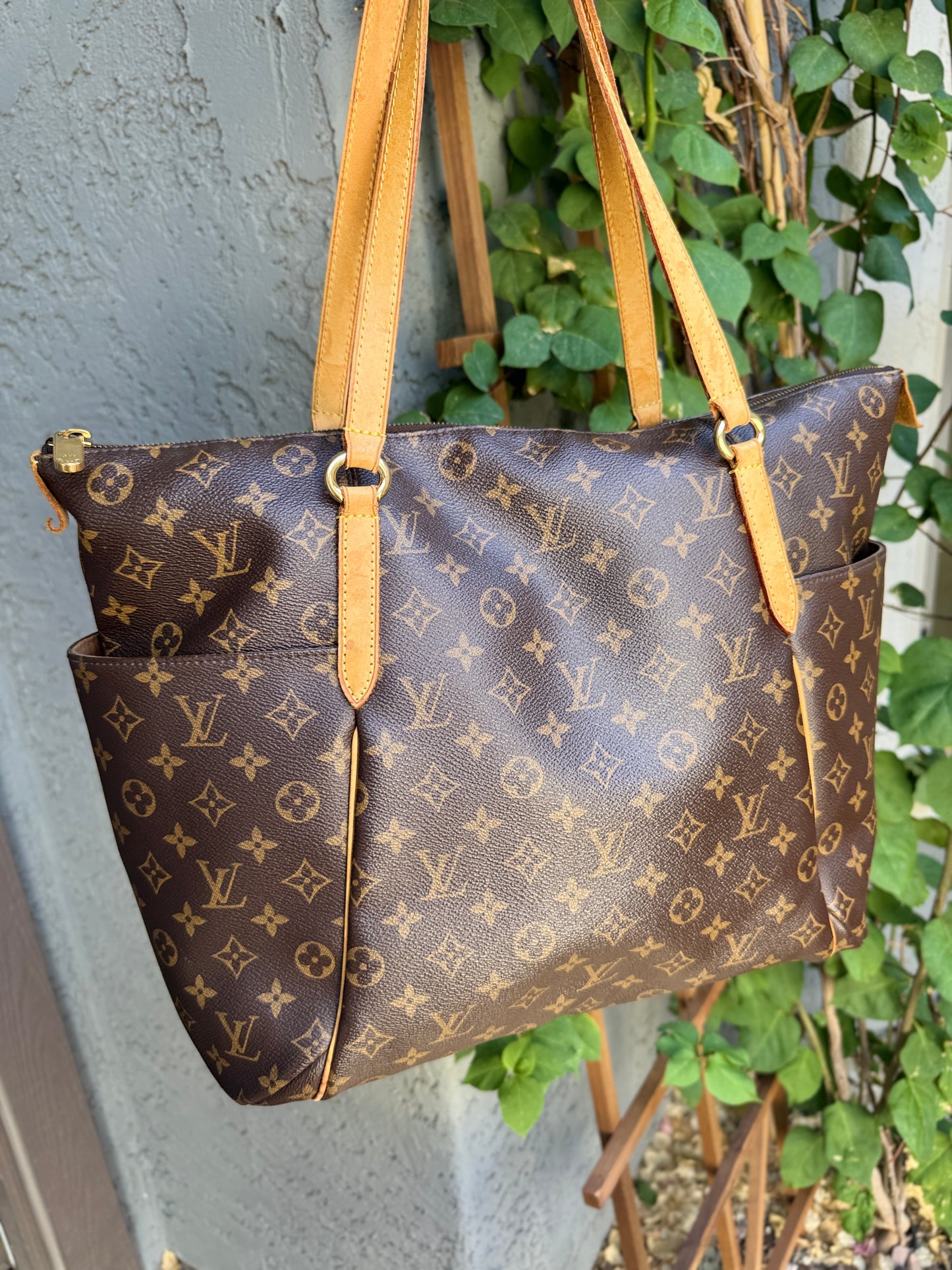Louis Vuitton Monogram Totally GM Shoulder Bag