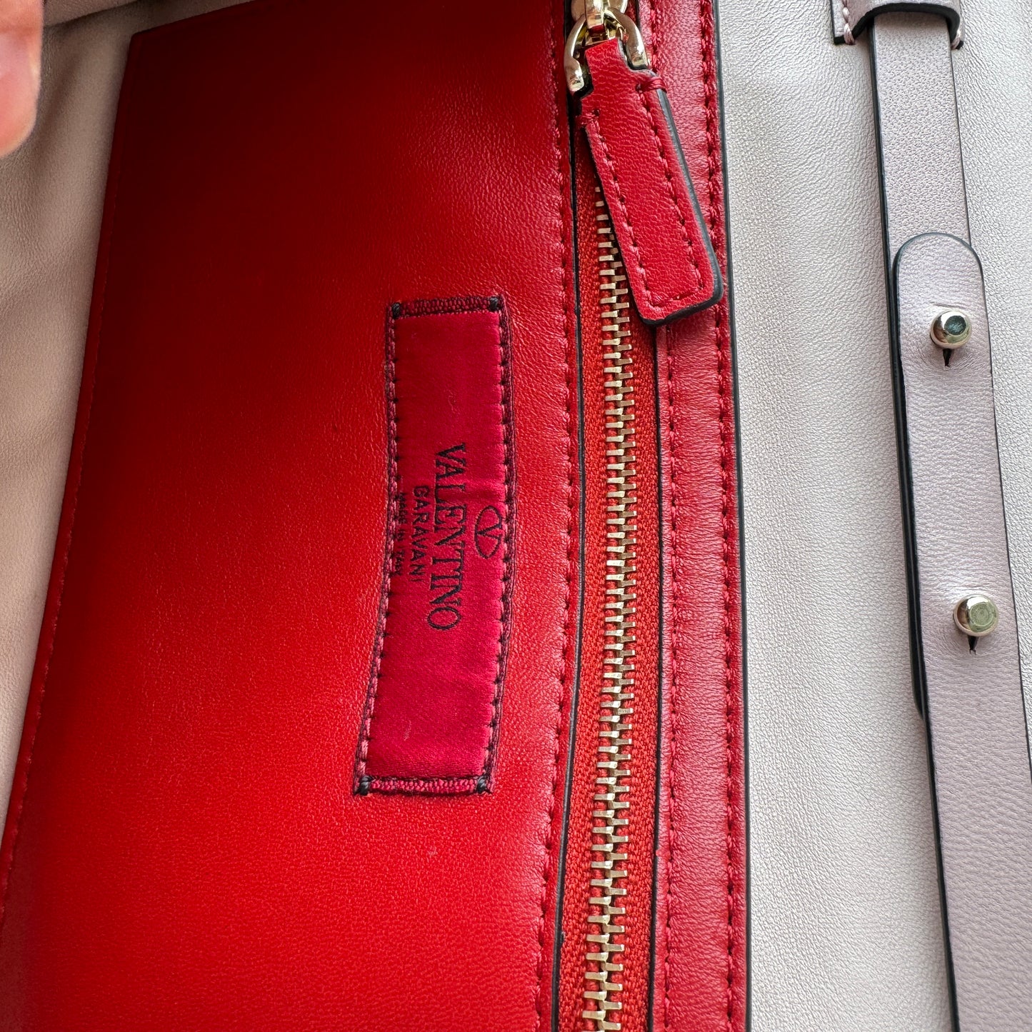 Valentino Garavani Rockstud Wallet On Chain Crossbody