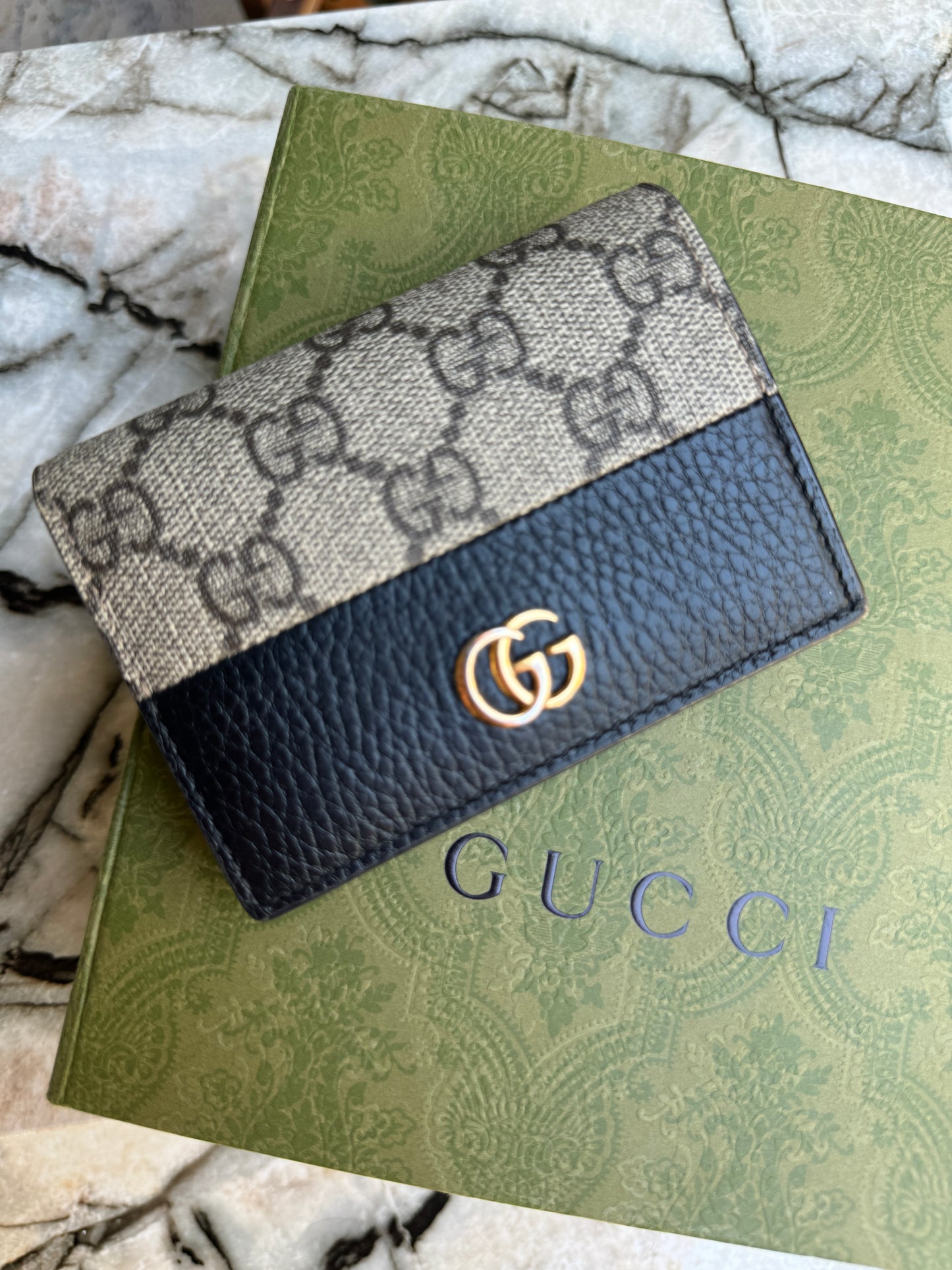 Gucci GG Marmont Bi-Color Card Case Wallet