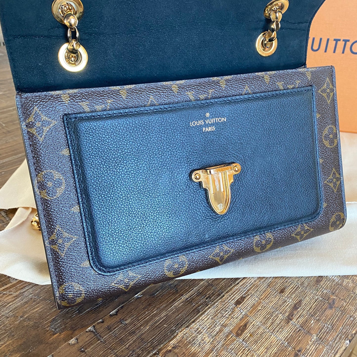 Louis Vuitton Victoire Vavin Shoulder Bag