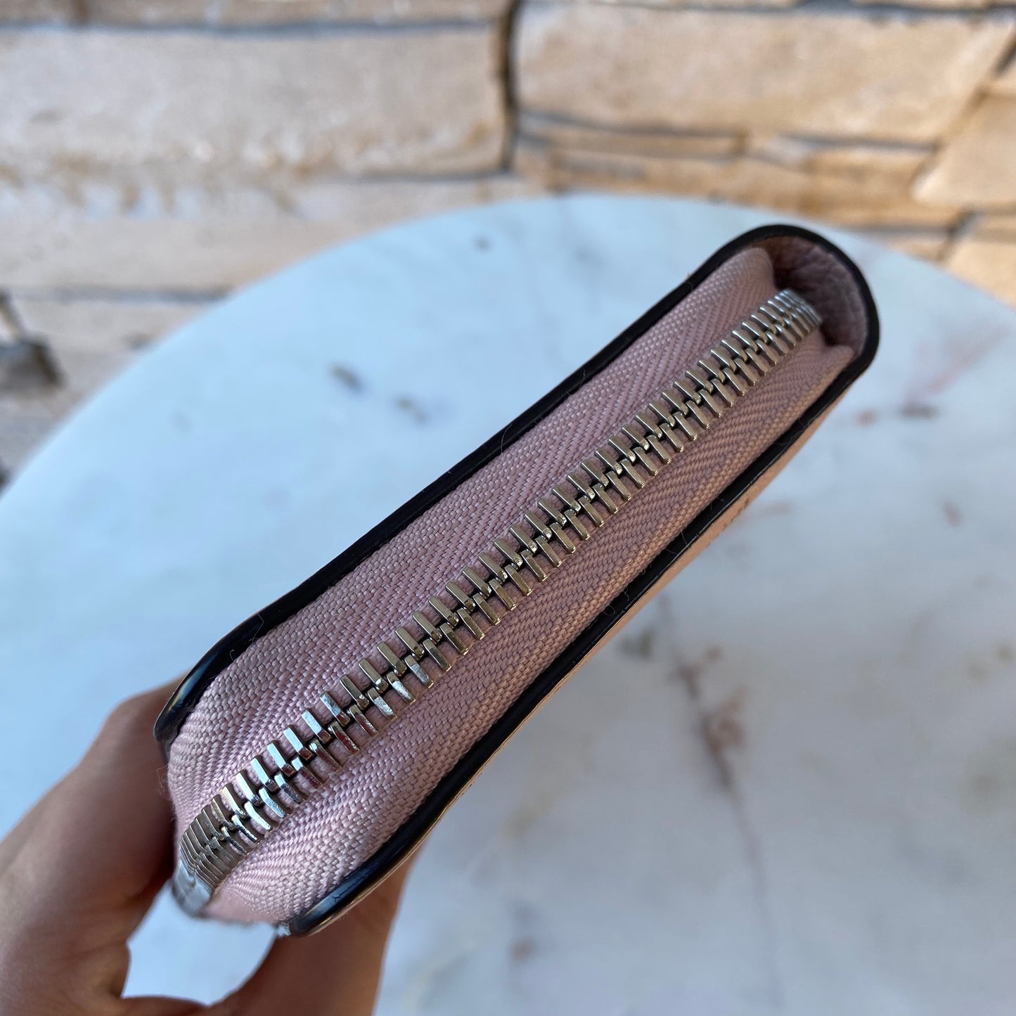 Louis Vuitton Mahina Leather Zippy Wallet